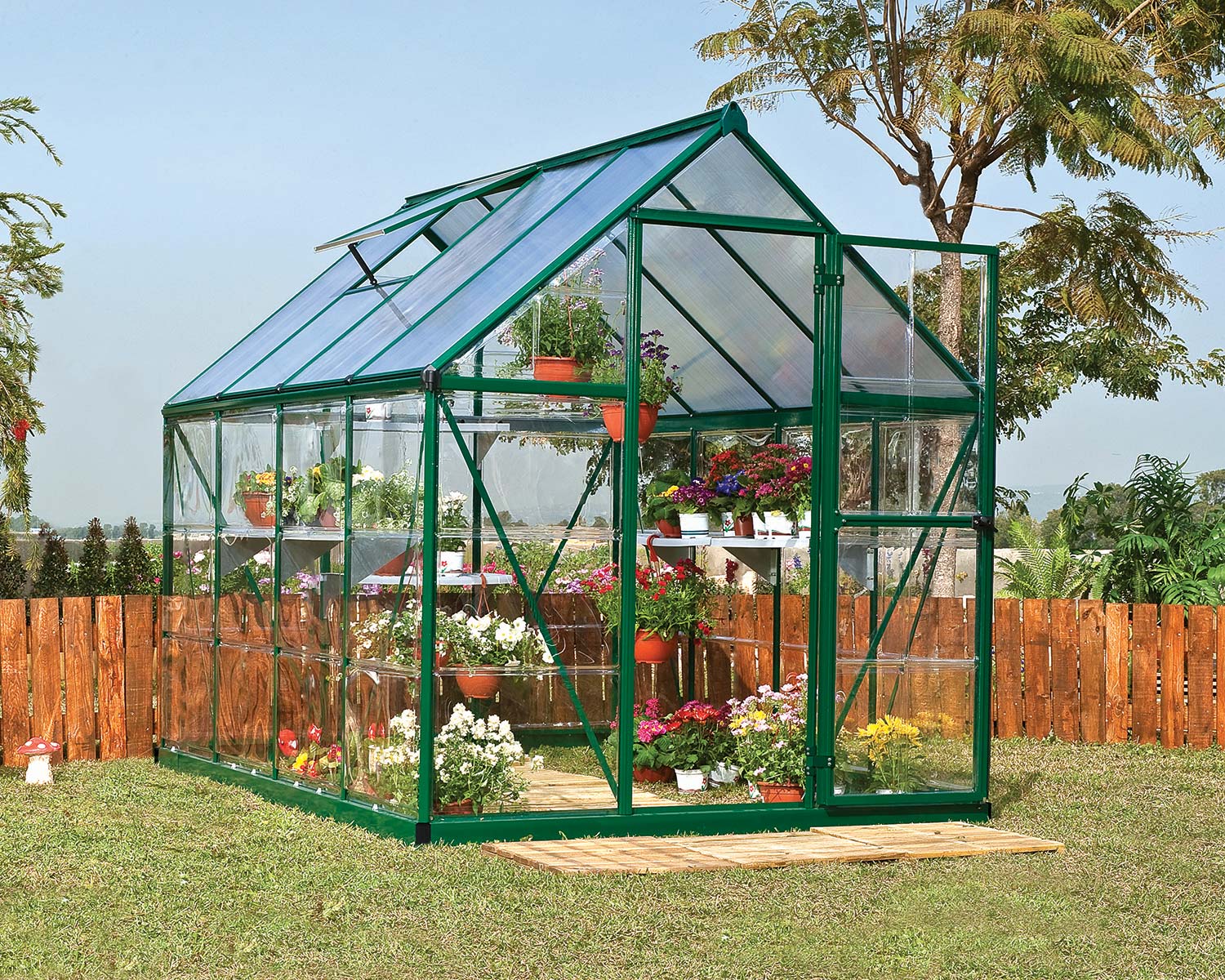 A photo of a polycarbonate greenhouse